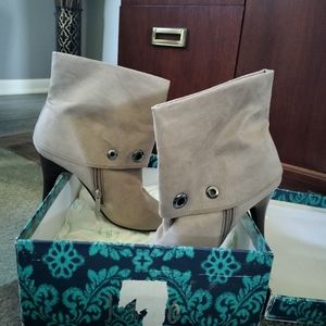 Ladies Sz 10m Suedy Ankle Boots